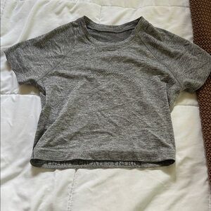 Gray Short Sleeve Croped Athletic Top